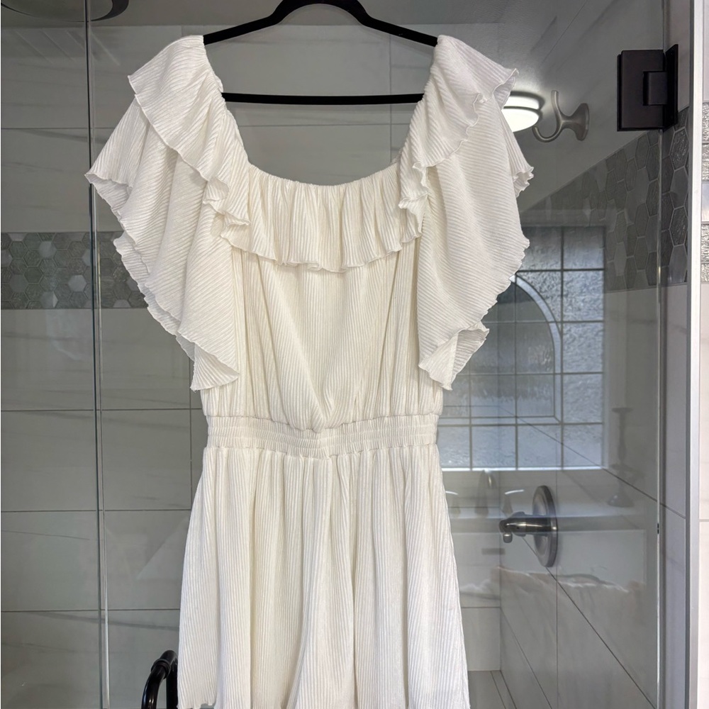 Free the Roses White Ruffled romper new without tag - Picture 2 of 3